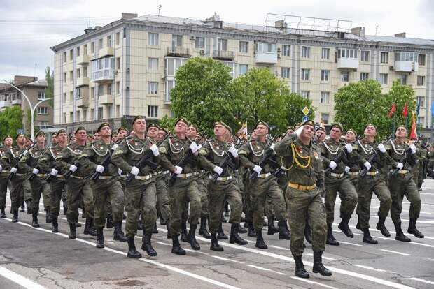 Парад Великой Победы в Донецке и Луганске 9 мая 2021 года