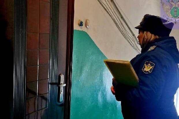 У тамбовчанина арестовали "Volkswagen" за долги в 1 млн рублей по кредитам и ЖКХ