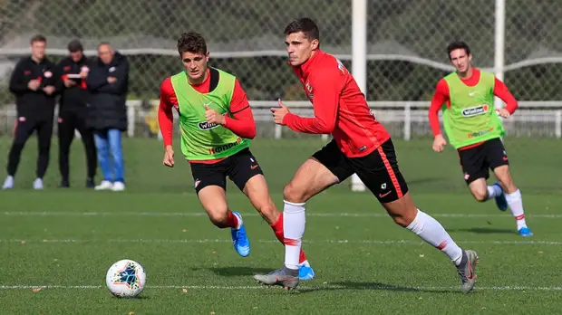 Рахимов считает, что плохая форма Зобнина связана с отсутствием уверенности в себе