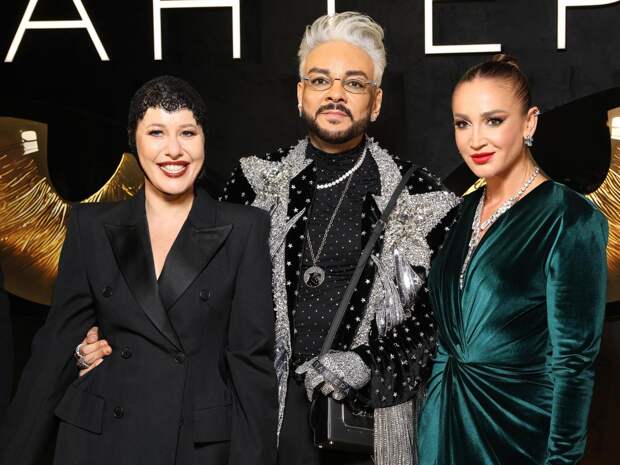 Собчак в кружевном чепчике, Навка в бриллиантах, Лазарев после скандала: Киркоров показал «Черную пантеру»