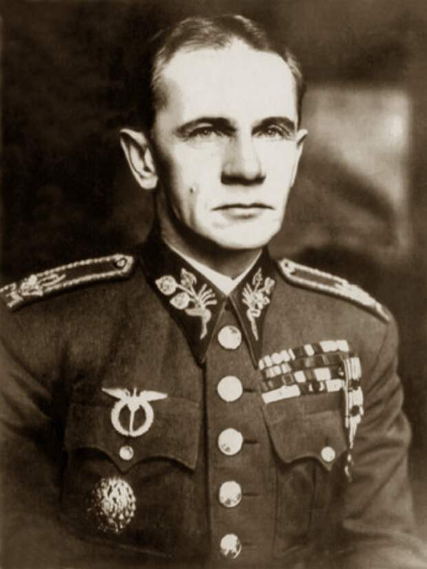 Сергей Николаевич Войцеховский в форме генерала армии Чехословацкой республики, 1930-е гг.