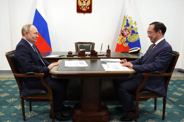 Путин провел встречу с главой Якутии Николаевым в ходе визита в регион
