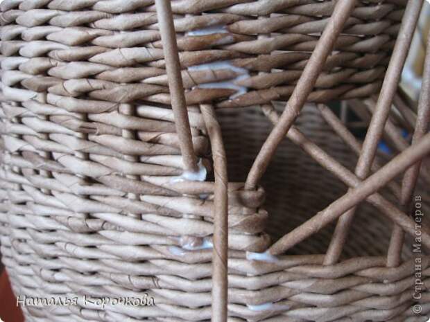 Поделка изделие Плетение Домики для лука с подробностями Трубочки бумажные фото 19