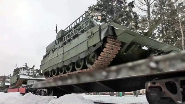 Омский танковый завод начал серийное производство БРЭМ-80