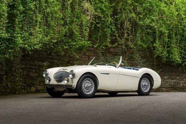 Британский родстер Austin-Healey 100 и Austin-Healey 3000