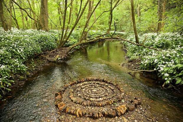 James-Brunt-Natural-Materials-Land-Art-England