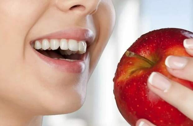 «Безобидные» продукты, которые на самом деле губят наши зубы