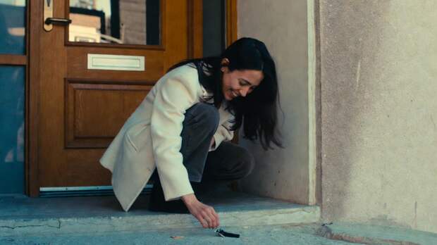 Смех после собственной оплошности воспринимается положительней, чем смущение