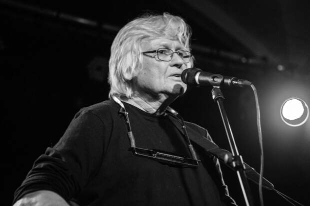 Анджелина Джоли потеряла близкого родственника