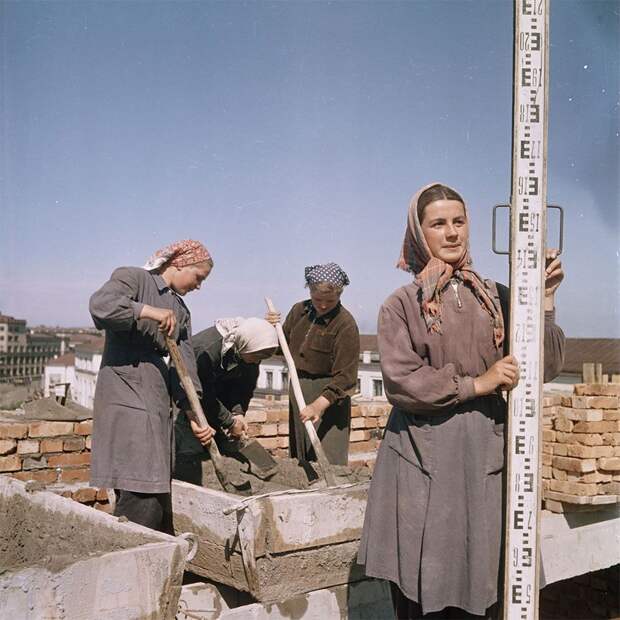 женщины, стройка