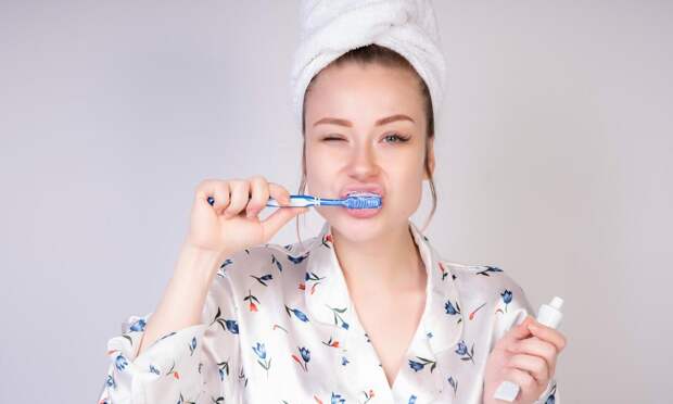 Стоматолог Воронина объяснила, почему необходимо менять зубную пасту раз в месяц