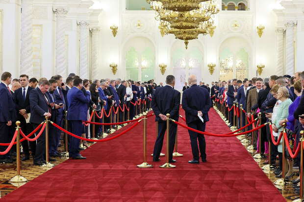 Церемония инаугурации Путина завершилась салютом