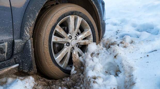 Какие повреждения рискует получить застрявший в снегу автомобиль