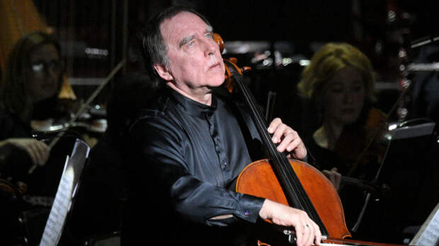 Сергей Ролдугин выступил с оркестром Московской филармонии