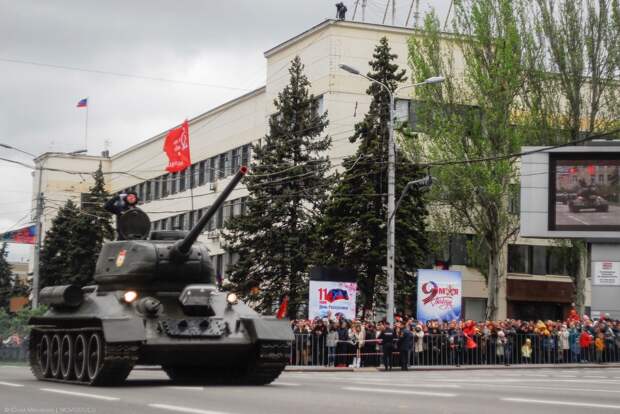 Парад Великой Победы в Донецке и Луганске 9 мая 2021 года