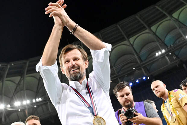 Экс-футболист Кержаков рассказал об "ауре Семака"