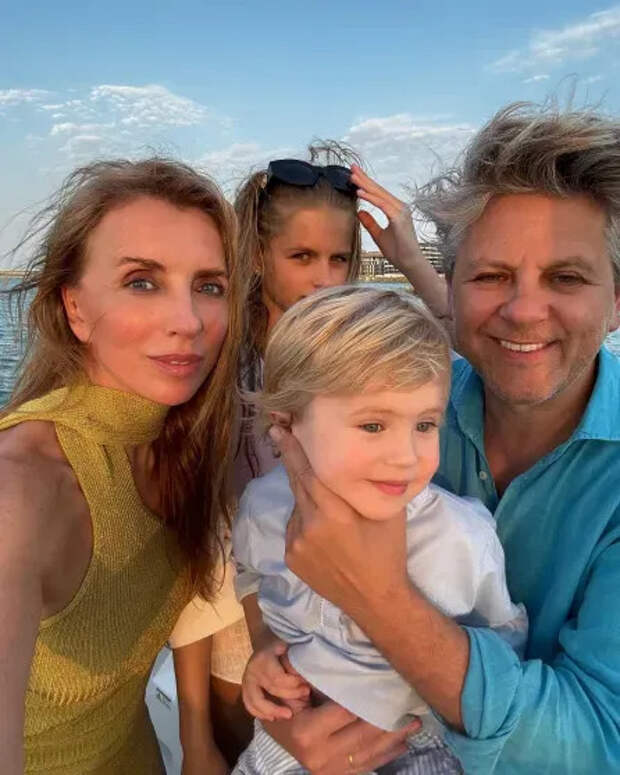 Светлана Бондарчук и Сергей Харченко с детьми