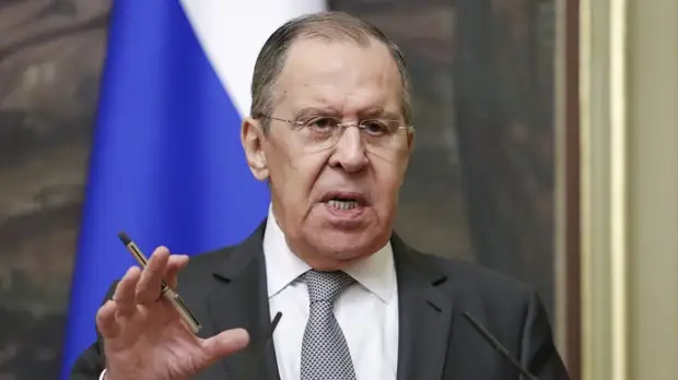 Лавров: Россия будет настаивать на комплексном подходе по гарантиям безопасности