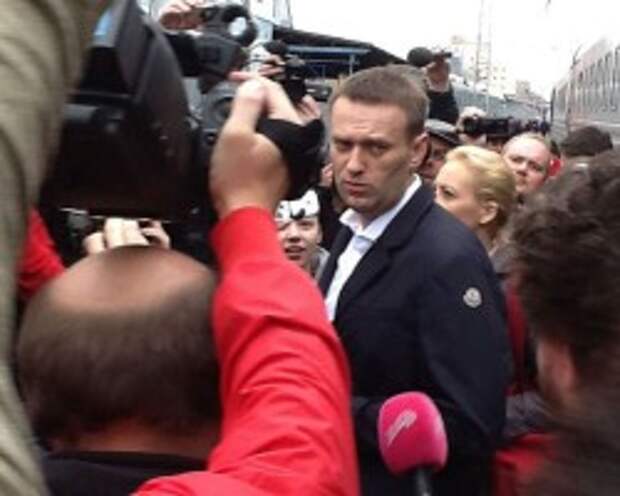 А.Навальный об отказе идти на "Русский марш": Не хочу быть Бонифацием