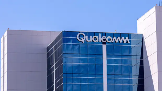 Бренды вне игры: Qualcomm приостановила продажи своей продукции в России