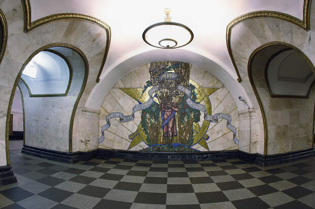 Самые красивые люстры московского метро (ФОТО)