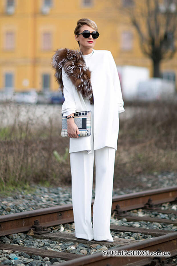 Неделя моды в Милане, уличный стиль, белое пальто