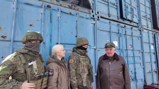 Крымчане помогают маскировать позиции бойцов ПВО