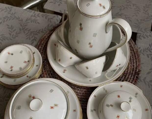 Житель Самары продает чайный сервиз за миллион рублей