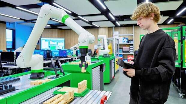 Собянин: Семь инновационных колледжей будет создано в Москве