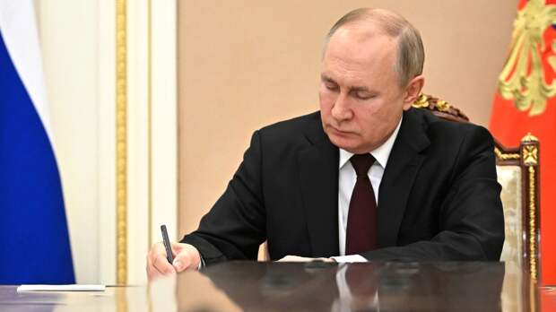 Путин глубоко скорбит в связи с гибелью людей из-за теракта в ижевской школе