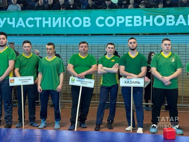 «Начало года корэш»: в Елабуге проходит чемпионат Татарстана по борьбе
