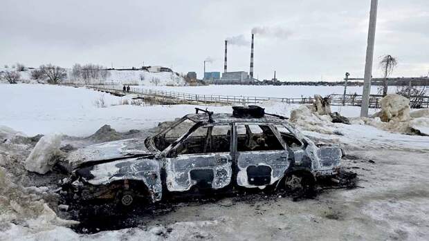 Пожар на рыбалке: машина сгорела дотла прямо на глазах хозяина в Рязанской области в городе Новомичуринске