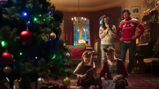 RT представил видео с нетрадиционной инструкцией для празднования Рождества