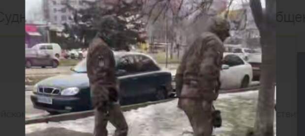 Одесситов от ТЦК спасают женщины, деревья и шлагбаумы