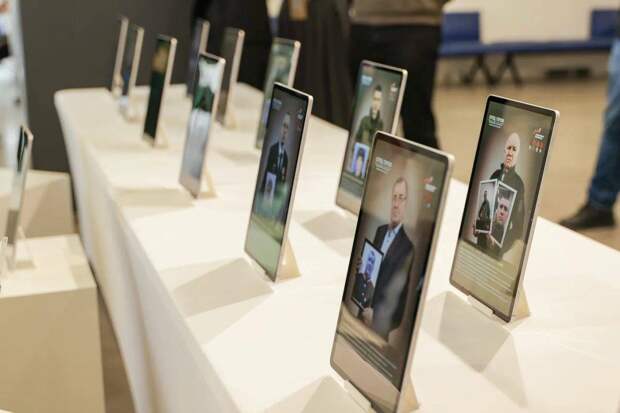 В Альметьевске представили цифровую выставку «Отец Героя»