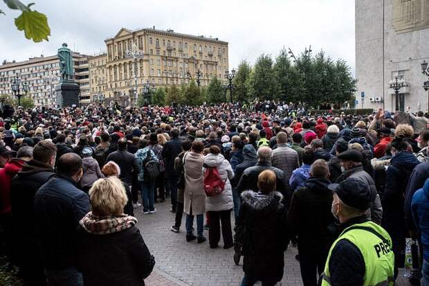 В Москве прошла несогласованная акция КПРФ против фальсификаций на выборах в Госдуму