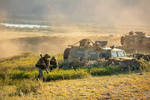 Отслужившие в армии Казахстана могут поступить в вуз без результатов ЕНТ