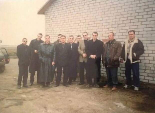 20. Самарская "бригада Махно" на похоронах. 1997 год 20. Самарская "бригада Махно" на похоронах. 1997 год