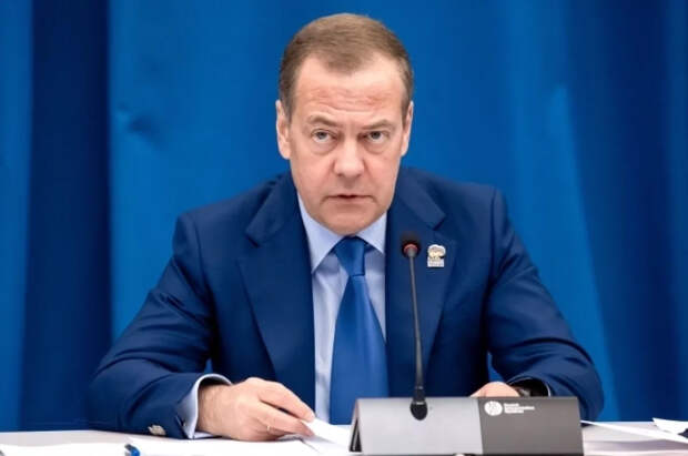 Дмитрий Медведев: Россия будет последовательно увековечивать память героев