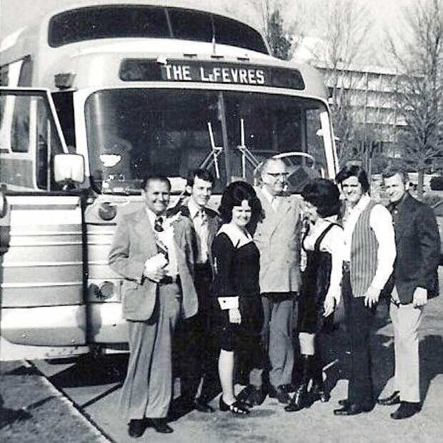 leFevres bus