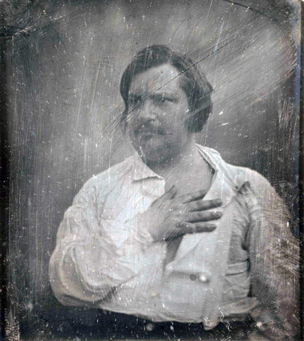 Оноре де Бальзак с дагерротипа Louis-Auguste Bisson, 1842 год Оноре де Бальзак с дагерротипа Louis-Auguste Bisson, 1842 год