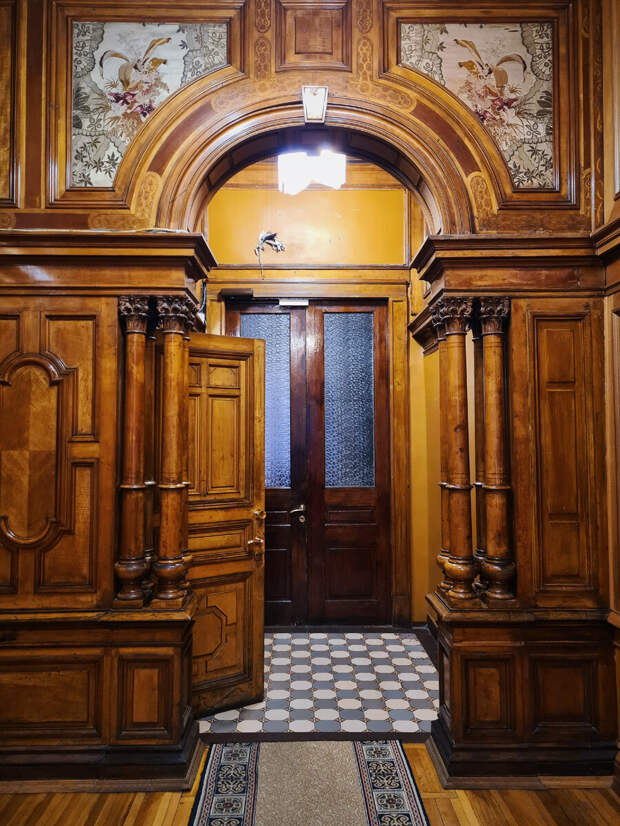 Фото: Парадная гостья