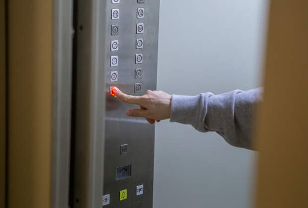 В ЖК застройщика ПИК сломались лифты