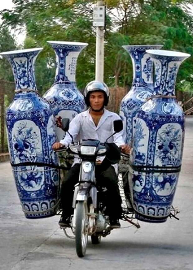 Перевозчик китайских ваз.