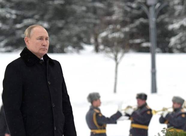 Эксперт: у главы России есть шанс надавить на Украину и избежать санкций