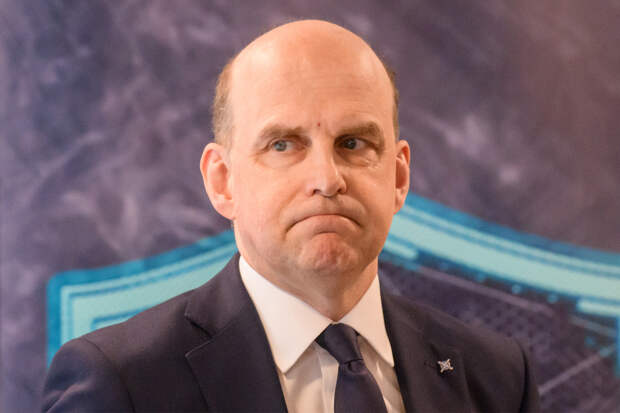 Постпред Великобритании в НАТО оказался в центре скандала из-за молодой любовницы