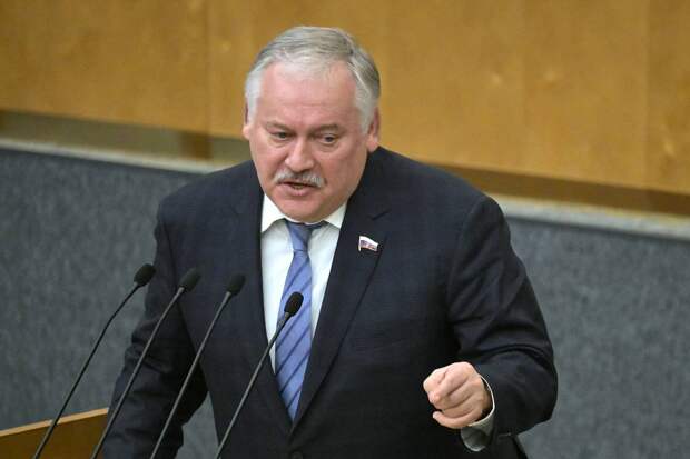 Стало известно о продолжении конфликта между депутатами Госдумы из-за обидной клички