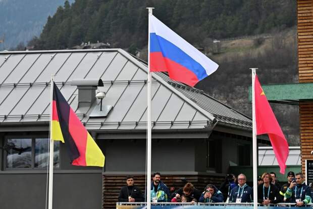 Путин: гимн и флаг РФ вернулись на мировую арену благодаря паралимпийцам