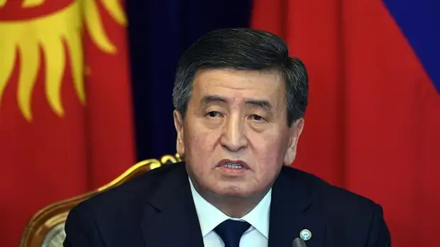 Президент Киргизии поздравил Путина с Днём России