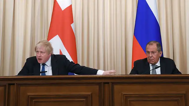 «Меняет точку зрения на ходу»: почему Борис Джонсон сравнил «вмешательство Москвы» с Бермудским треугольником